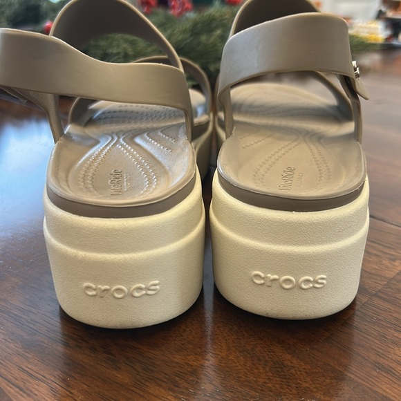 CROCS Women's Beige Platform Sandals - Picture 3 of 4